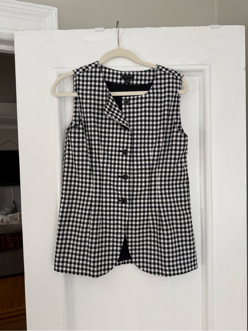 Ann Taylor Black and White Gingham Button-Front Sleeveless Top